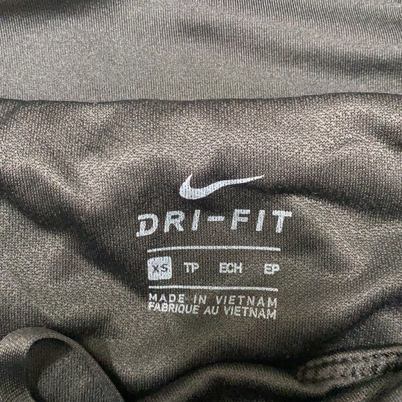 XS Nike black shorts - Picture 2 of 4